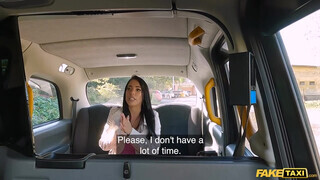 Fake Taxi - Megan Fiore a csábos méretes mellű gádzsi