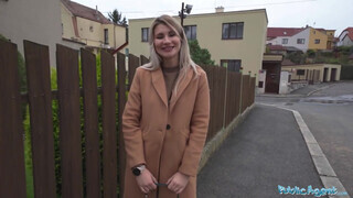 Public Agent - Marsianna Amon a hatalmas cicis szuka