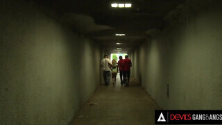 DevilsGangbangs - Dél Amerikai milf csoportos szex kúrása