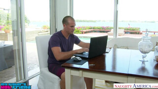 Michelle Martinez a cuki latin amerikai fiatal - Naughty America