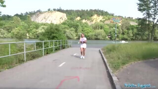 Public Agent - Termetes keblű szép fenekű csajszika