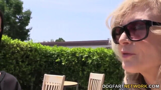 Nina Hartley és Raven Bay meg a barna hapsi