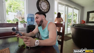 BANGBROS - Crystal Chase a méretes kannás latina pipi