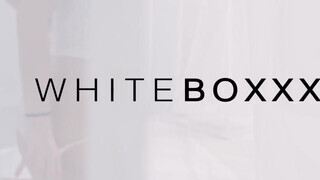 WHITEBOXXX - Adelle Sabelle a fullos francia csajszi