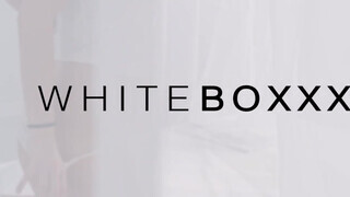 WhiteBoxxx - Lena Reif a termetes csöcsű orosz gádzsi