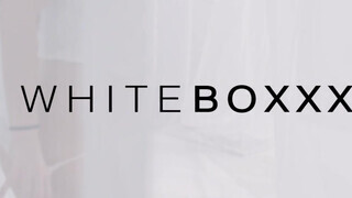 WhiteBoxxx - Emily Cutie a csinos ukrán maca