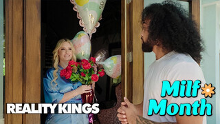 REALITY KINGS - Jenna Starr a méretes popós anyuci