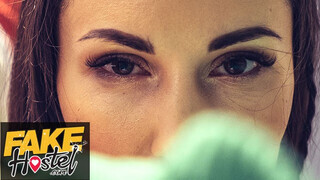 Fake Hostel HD - Lilu Moon a bűbájos orosz csajszi