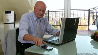 Gyuribácsi kedveli a tinédzser pinát