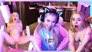Haley Spades a dögös gamer csajszika