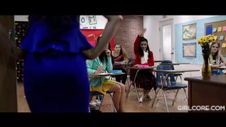 Angela White és Georgia Jones megbüntetik a cafka fiatal diákokat