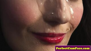 Dögös csipkés szépség nagy adag arcon