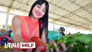 Sofia Galindo forró kolumbiai popóját keményen megdugják lucskos muffban
