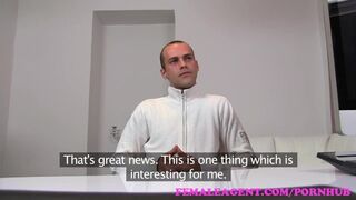 Csábító milf ügynök teszteli a hardcore palit