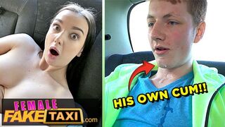 Lady Gang megőrül a gigantikus faszú tinédzser pov szopásán a taxisban
