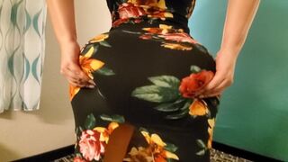 Crystal Lust gigantikus popós milf-et megdúgják egy szextől füstölgő hotelszobában