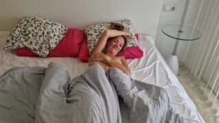 Szenvedélyes krapek megbassza a haver feleségét, miután az lelépett, és pov videót készít neki