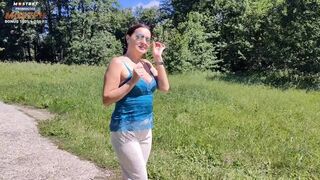 Pasim vonzó anyja elcsábított egy kemény, hosszú baszásra