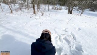 Ázsiai fitnesz csajszi keményen megrakva a hidegben -20°c-on
