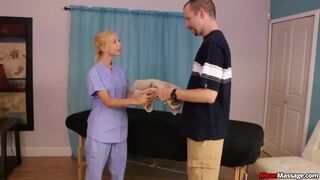 Világos Szőke tinédzser kemény boldog befejezést kínál ügyfelének a Nookiesnál