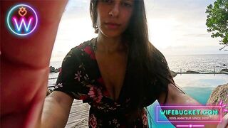WifeBucket Vágyai - Gyengéd MILF Lovagol a Naplementében Termetes Mellekkel és Szenvedéllyel